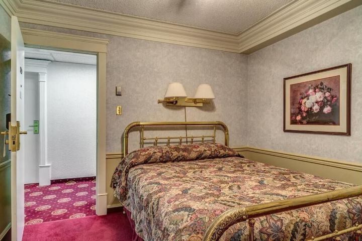 Room 15 of 47
