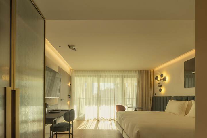 Room 20 of 80