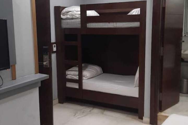 Room 17 of 25
