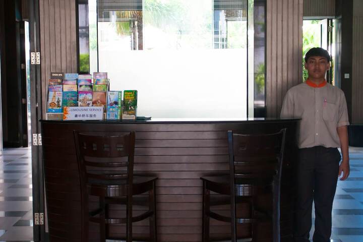 Concierge desk