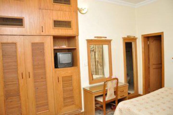 Room 19 of 31
