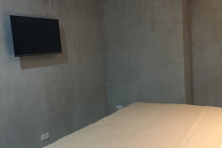 Room 11 of 40