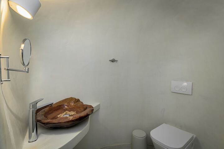 Room 75 of 92