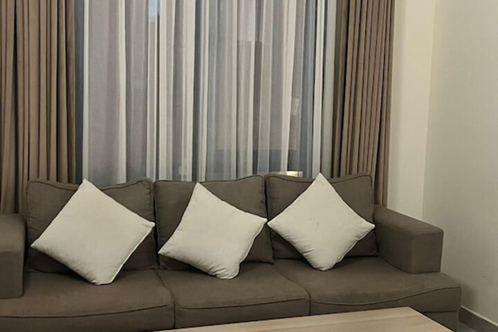 Room 10 of 13