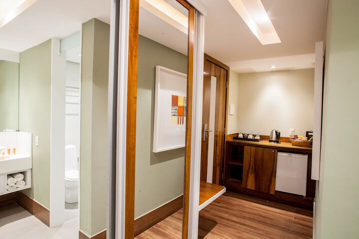 Room 32 of 105