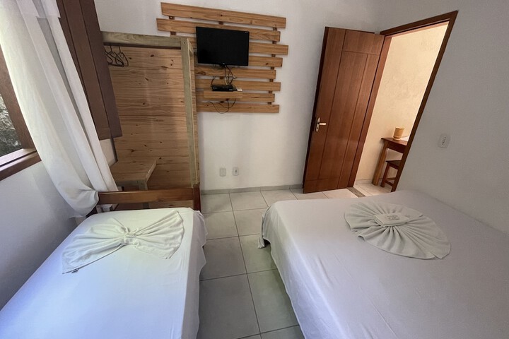Room 11 of 106