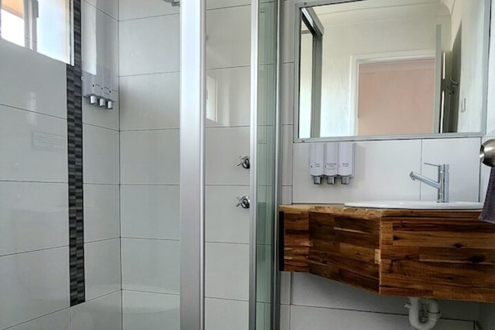 Room 7 of 38