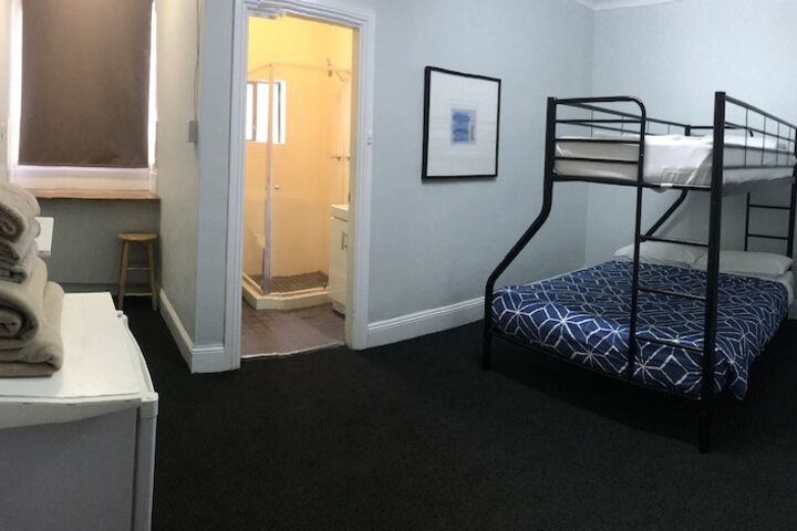 Room 9 of 35