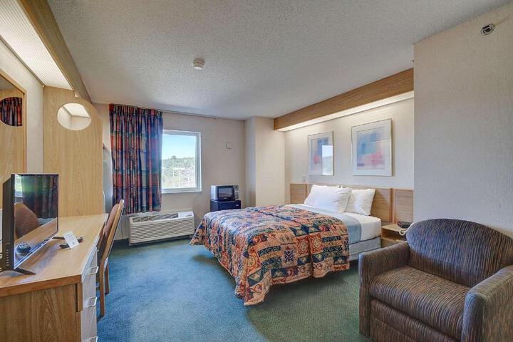 Standard Room, King or Two Doubles (7 of 9)