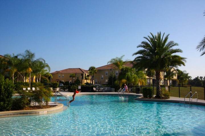 Pool 22 of 49