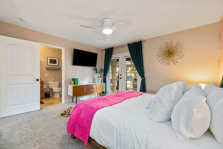 Room 4 of 33