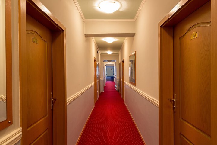 Room 11 of 41