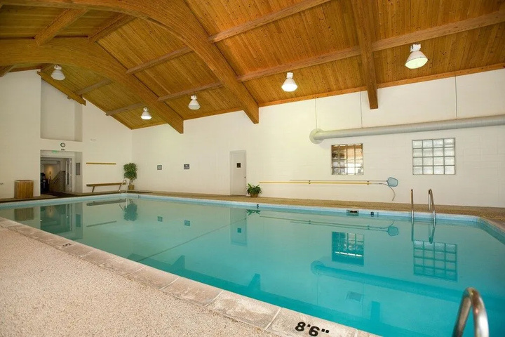 Pool 9 of 15