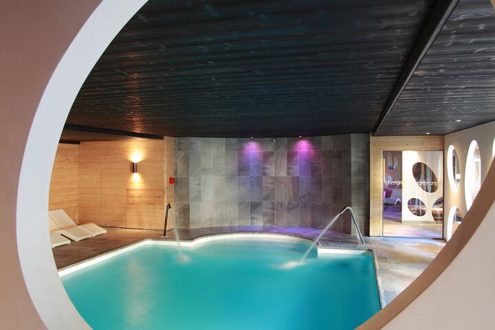 Pool 40 of 71