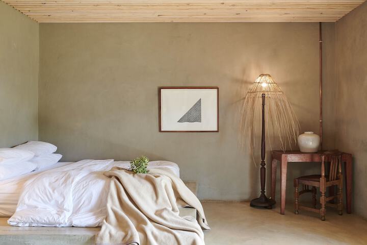 Room 3 of 42