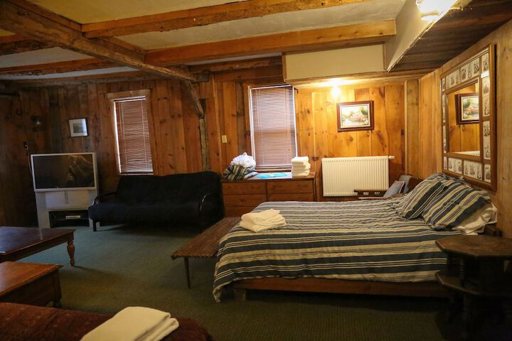 Room 30 of 165