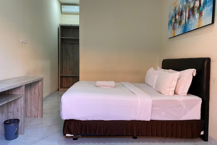 Room 11 of 25