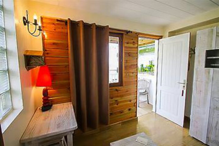 Room 70 of 79
