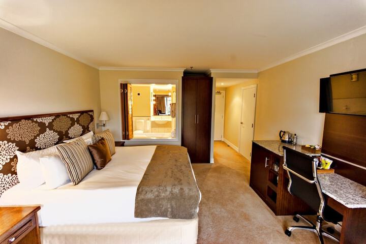 Room 10 of 74