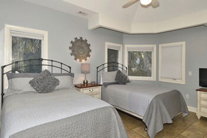 Room 43 of 48