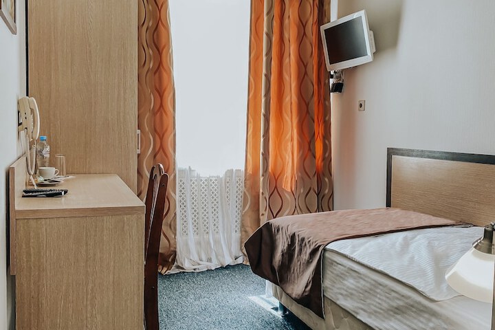 Room 31 of 77