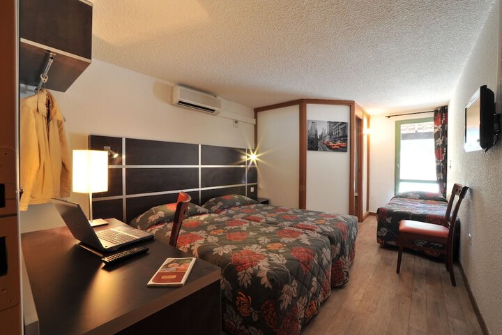 Room 7 of 61