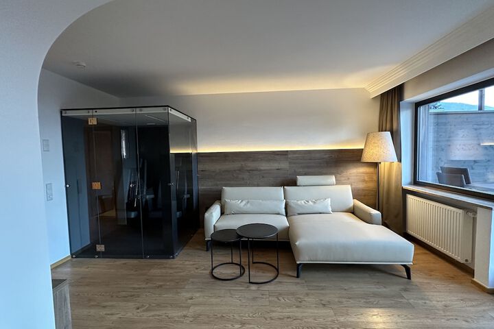 Room 33 of 130