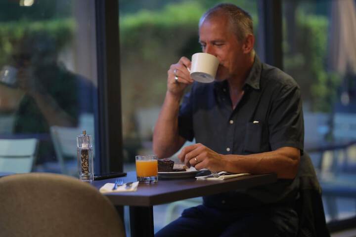 Breakfast/Coffee Service 23 of 40