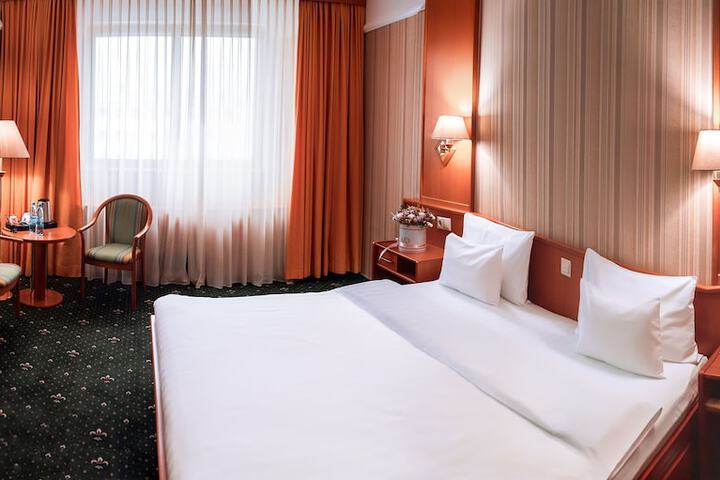 Room 15 of 81