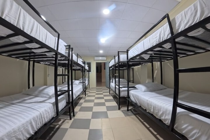 Room 9 of 13