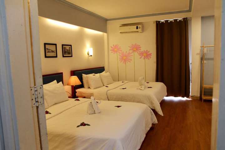 Room 4 of 40