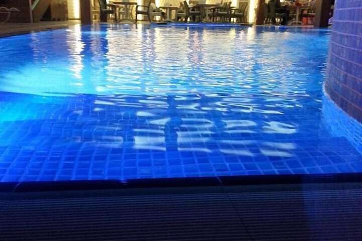 Hotel Pool