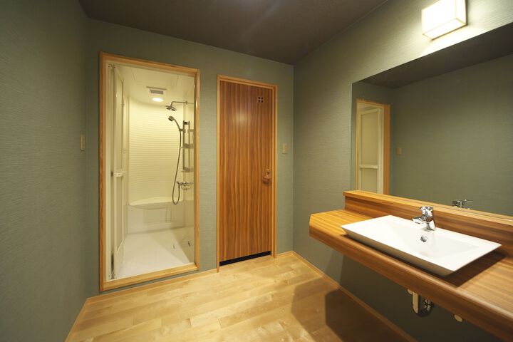 Room 19 of 37