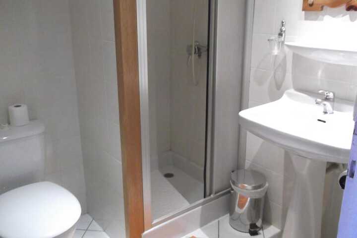 Room 12 of 38