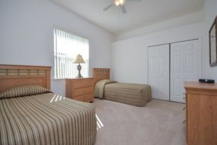 Room 8 of 25