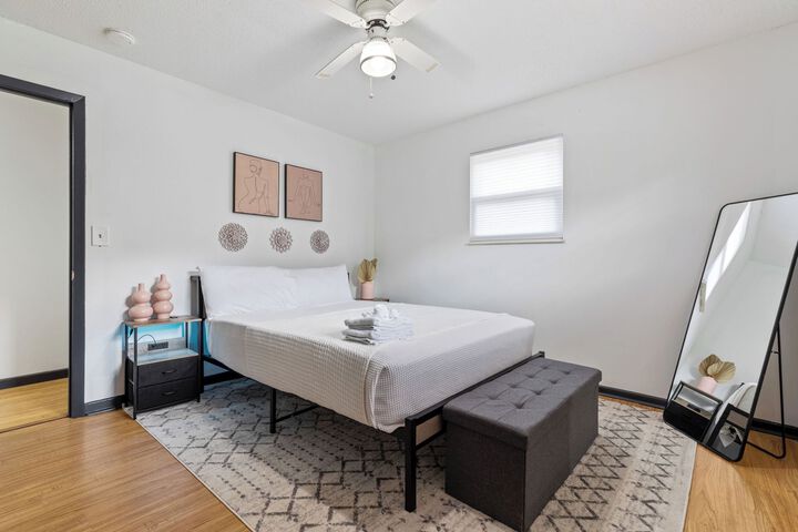 Room 32 of 40