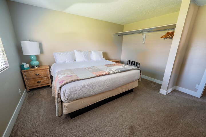 Room 12 of 83
