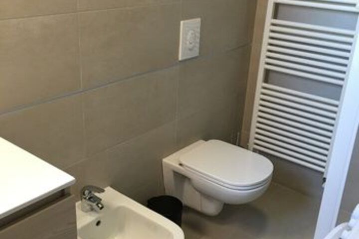 Room 32 of 499