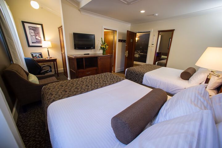 Room 6 of 140