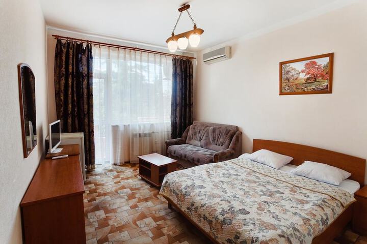 Room 10 of 15