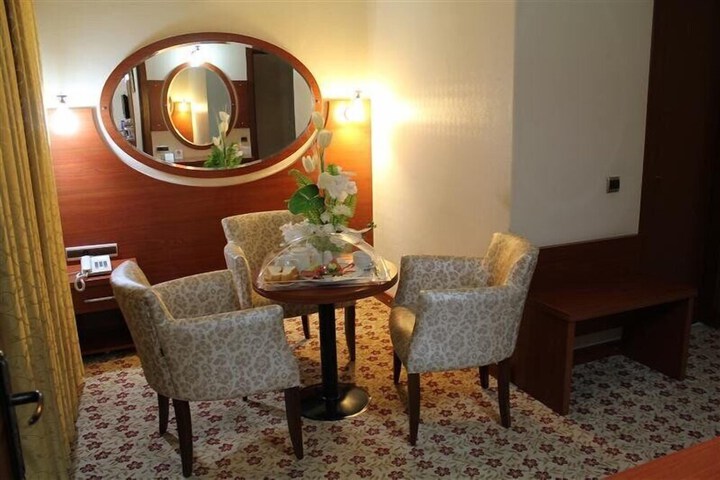 Room 16 of 52