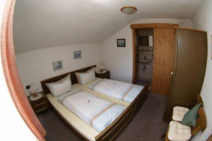 Room 2 of 14