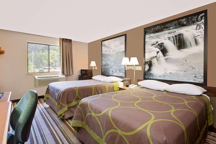 2 Double Beds (3 of 7)