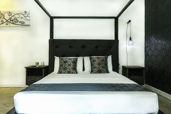 Room 32 of 44