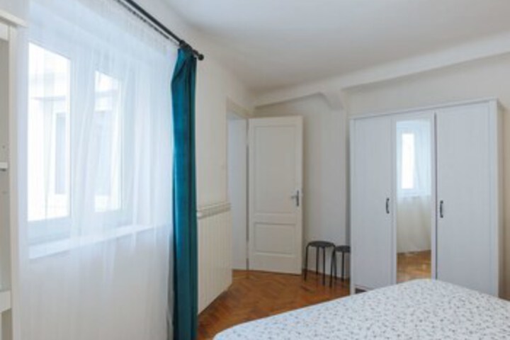 Room 16 of 22