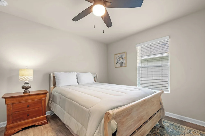 Room 5 of 18