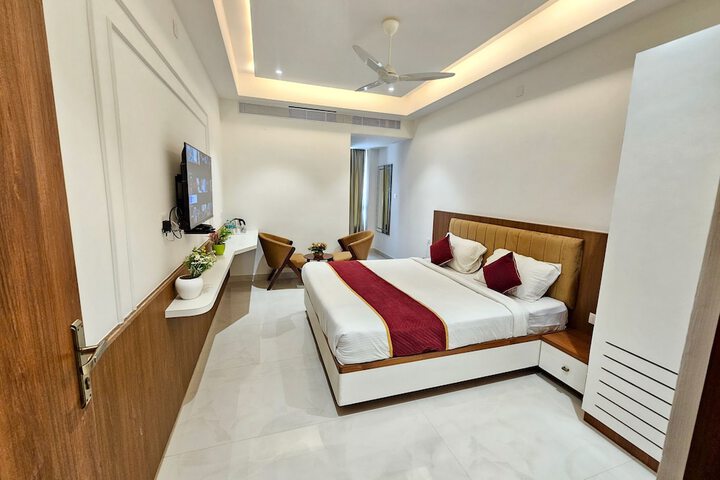Room 10 of 21