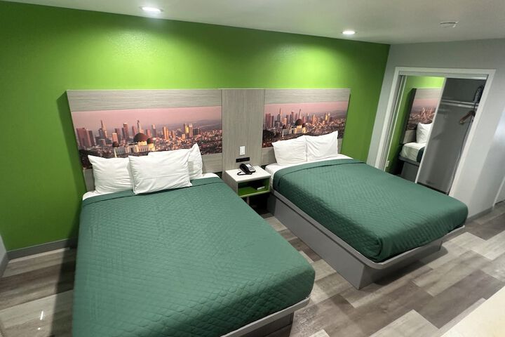 2 Queen Beds (4 of 7)