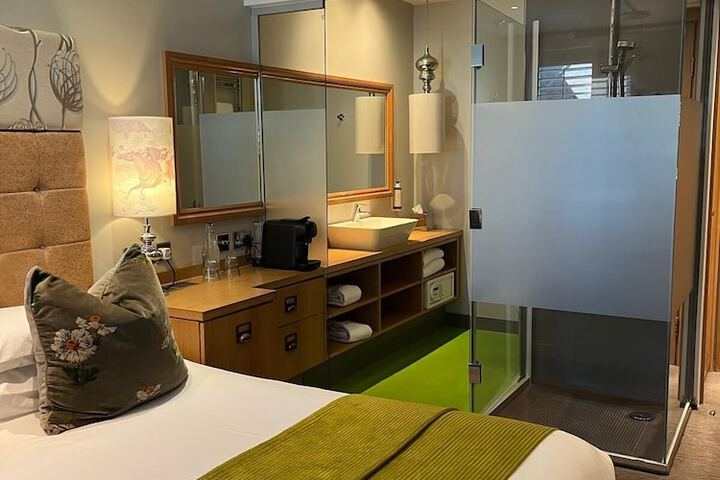 Room 63 of 90