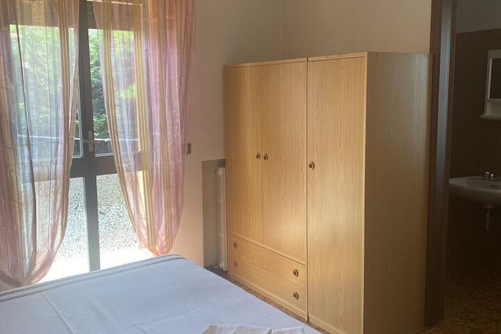 Room 2 of 24